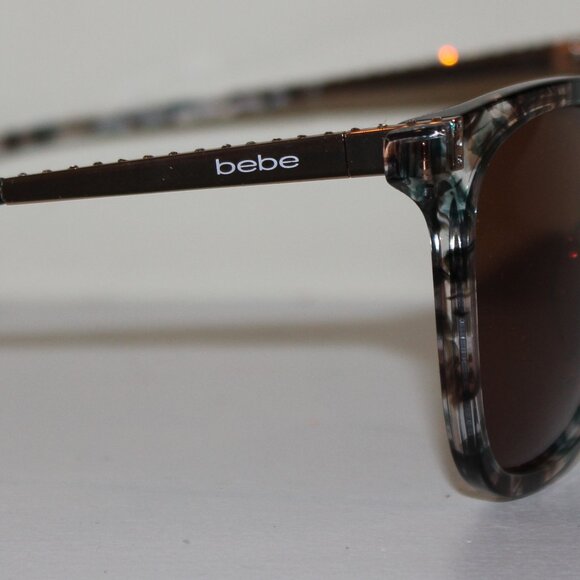 Bebe Women\'s Sunglasses (bb7250) main image 4